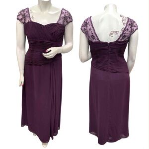 Avanti NWT Chic Purple Lace Evening Dress Size L